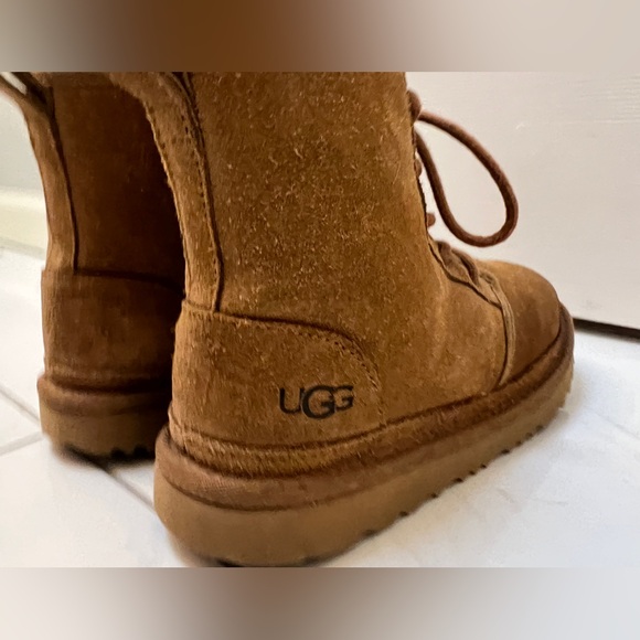 UGG Kids Neumel II Suede Boots Size 2 - Picture 5 of 9